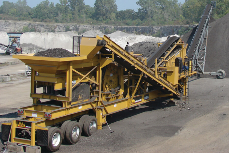 mobile crusher plant worksite