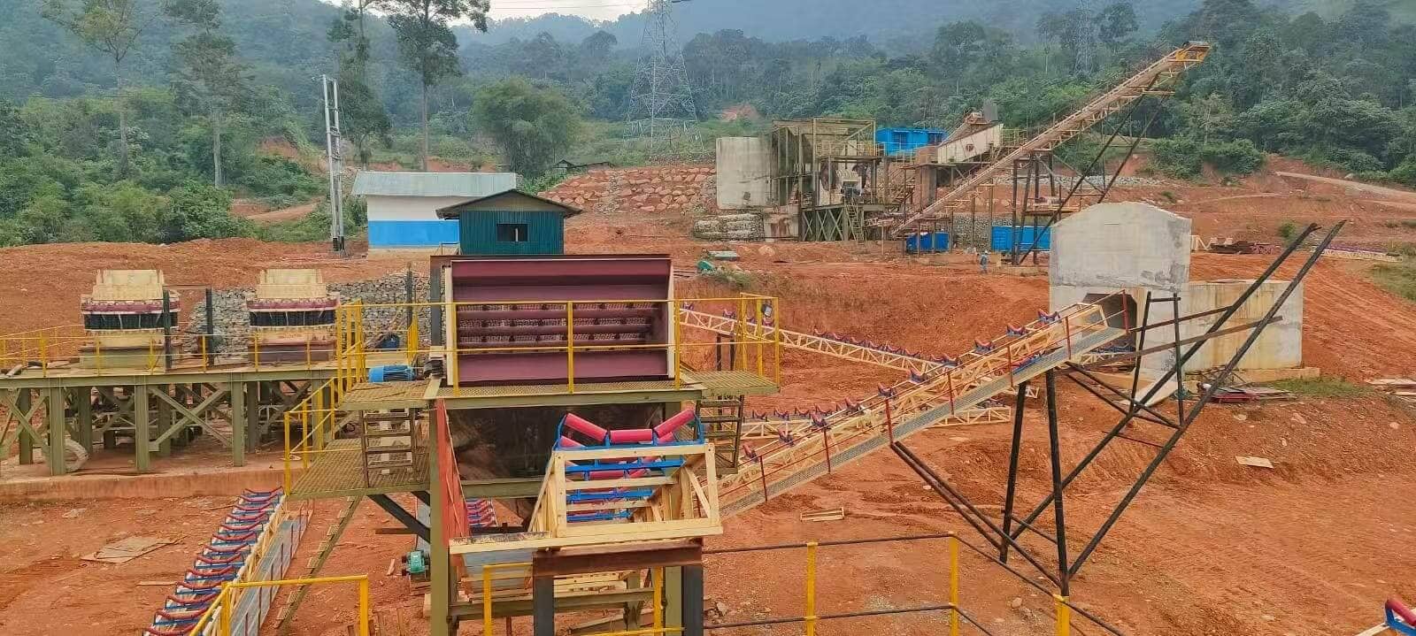 Indonesia 250TPH Granite Crushing & Screening Plant bg